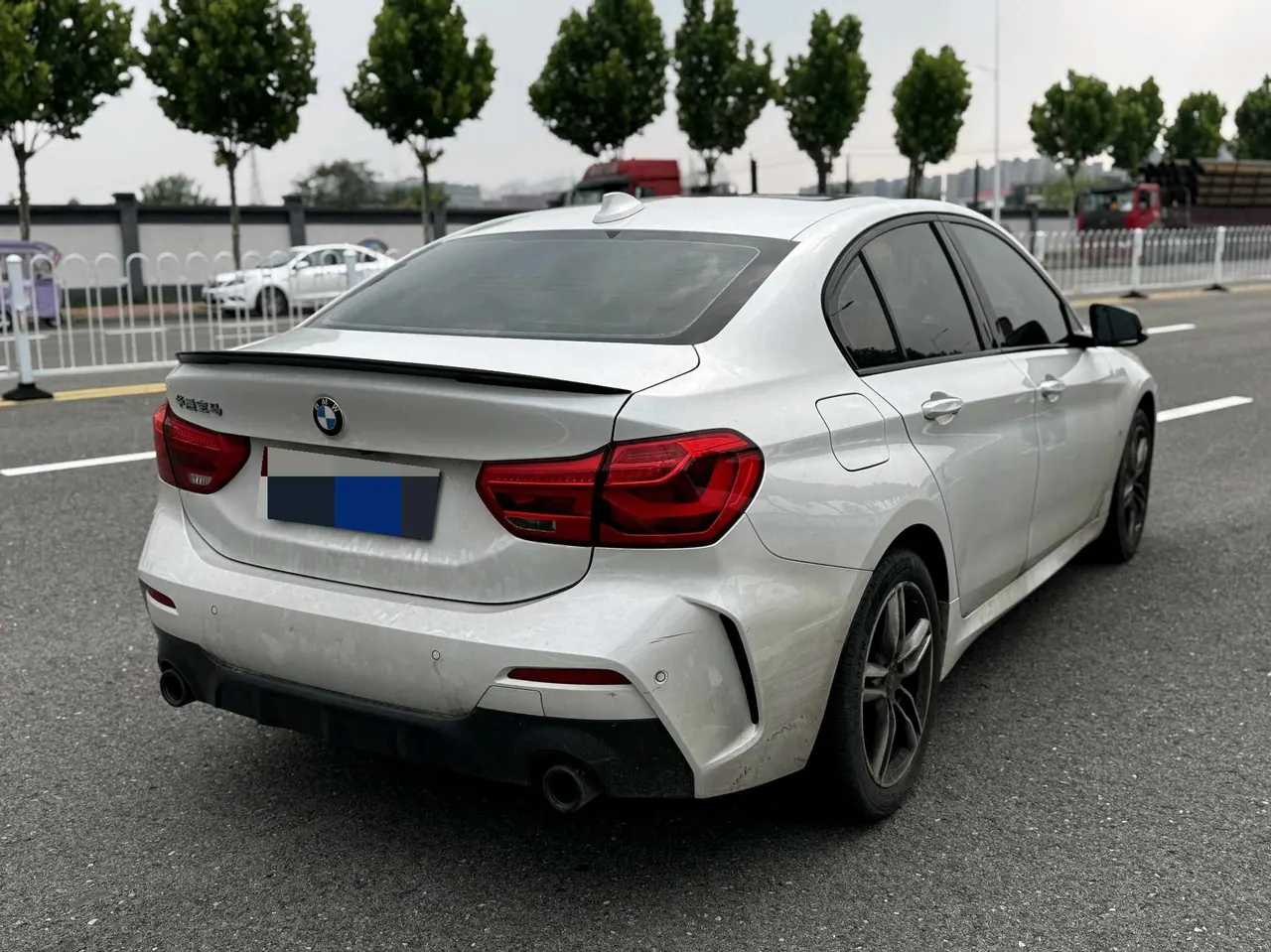BMW 1 Series 2021 120i 1.5T M Sport Night Edition (facelift) Automatic 4