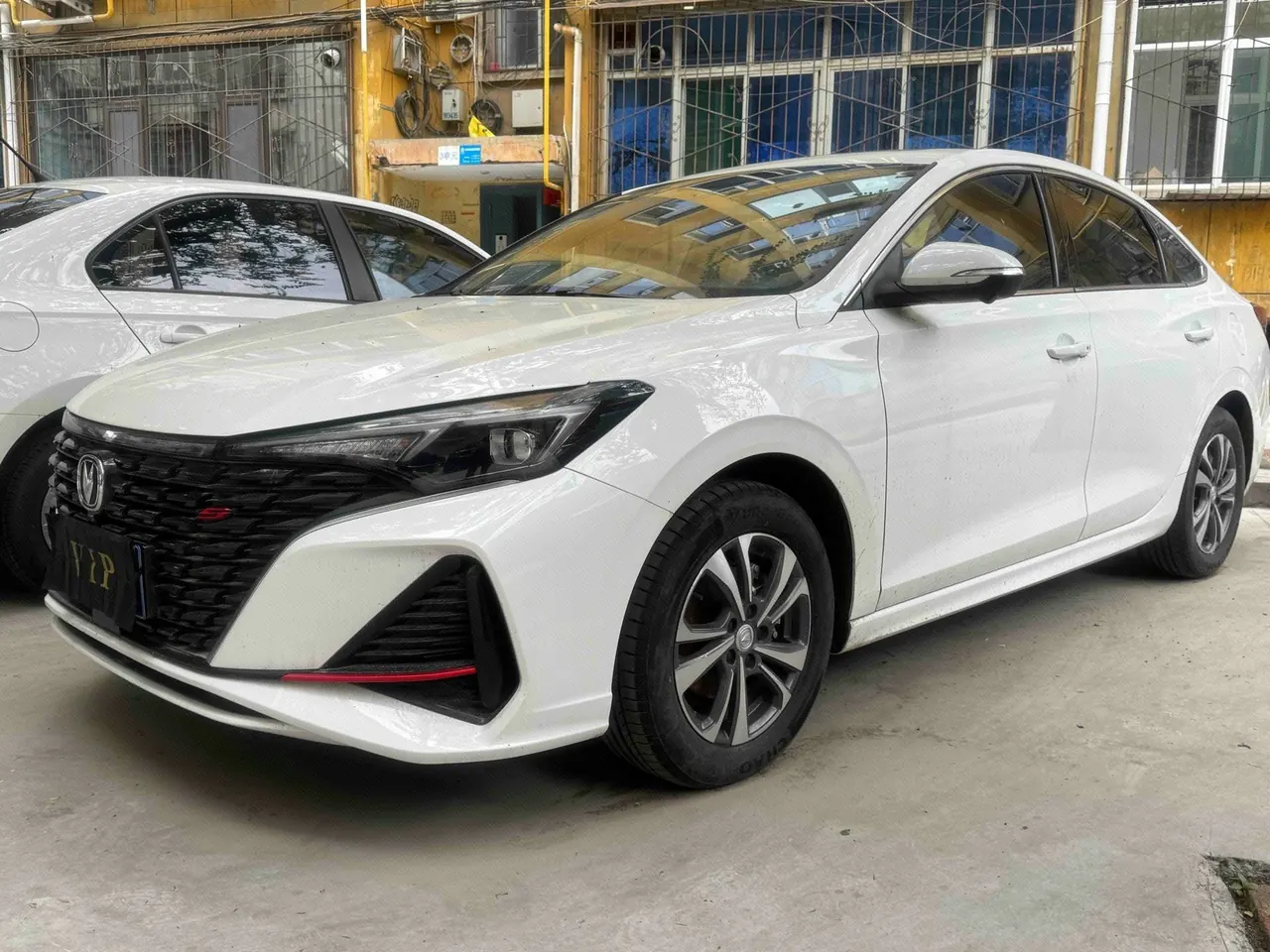 Open image lightbox: ChangAn 2025 Easy PLUS 1.4T High Energy Edition Automatic Gear
