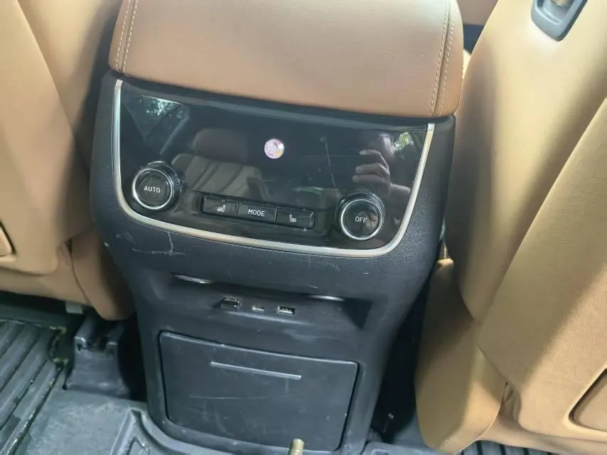 Li 2020 ONE 1.2T extended range 6-seat automatic gear 4
