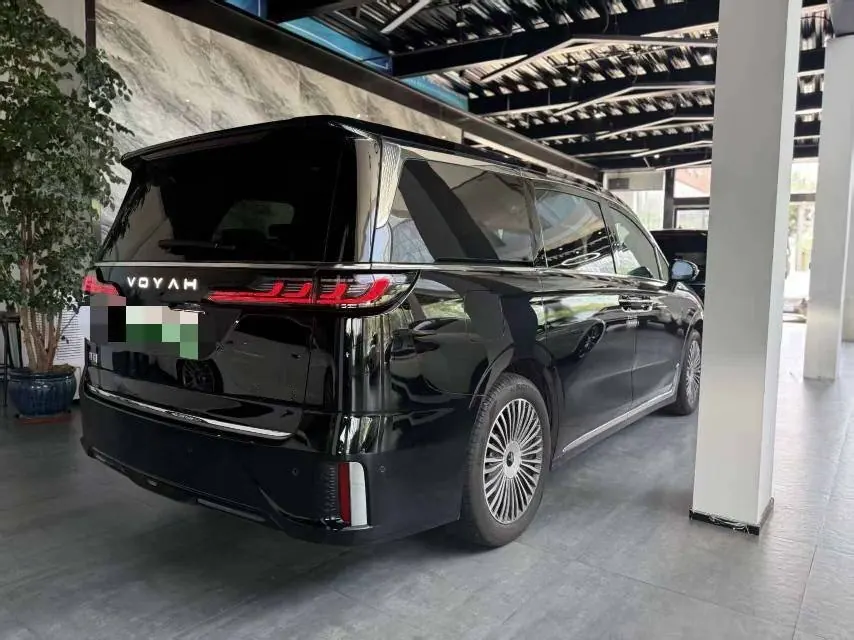 Voyah 2025 Model Dreamer PHEV 1.5T Four-Wheel-Drive Excellence Kunpeng Version Automatic Transmission 5