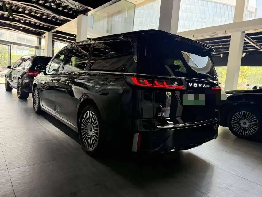 Voyah 2025 Model Dreamer PHEV 1.5T Four-Wheel-Drive Excellence Kunpeng Version Automatic Transmission 6