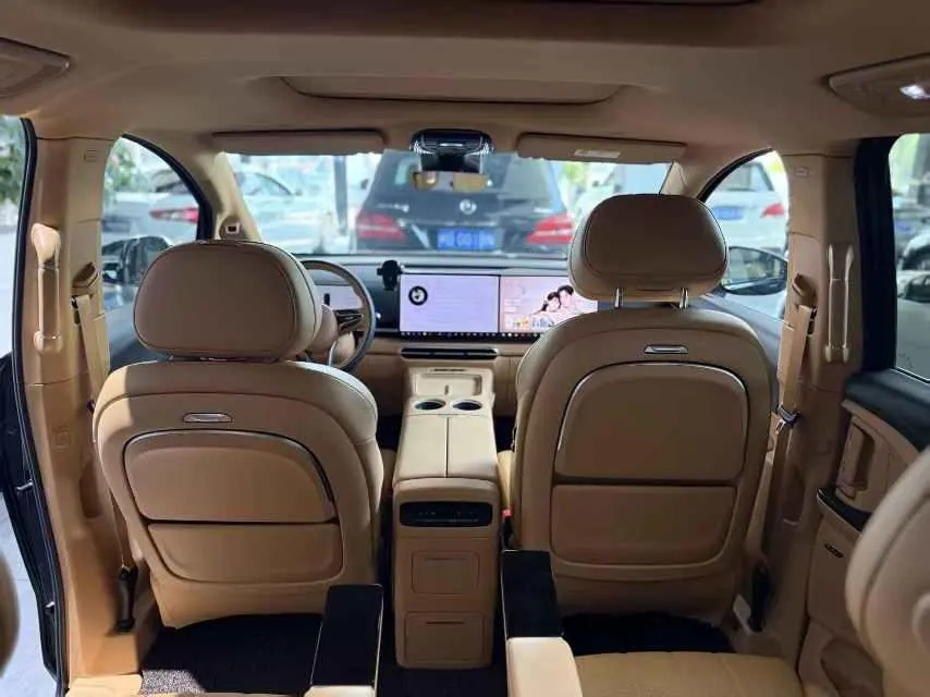 Voyah 2025 Model Dreamer PHEV 1.5T Four-Wheel-Drive Excellence Kunpeng Version Automatic Transmission 9