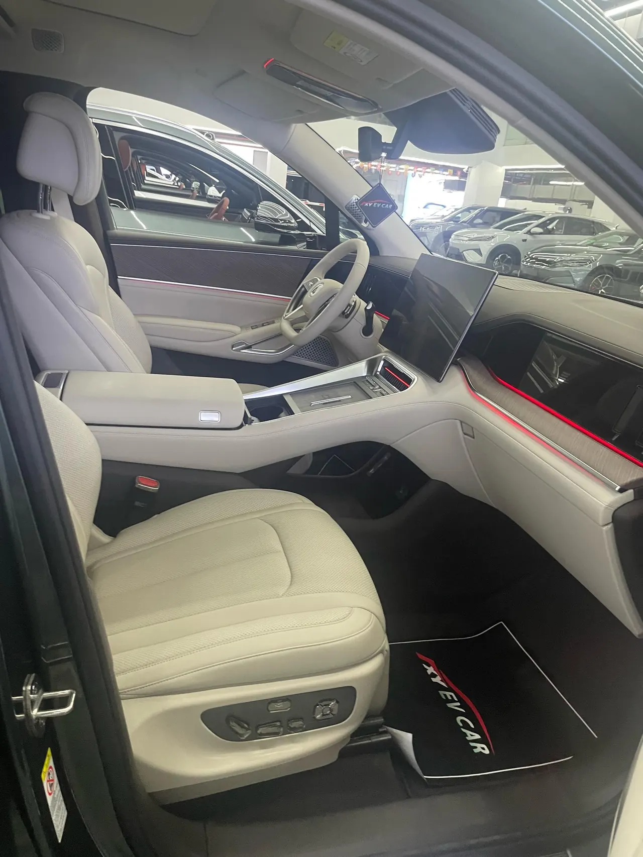 Denza 2025 Denza N9 2.0T stepless 1300 flagship automatic gear 4