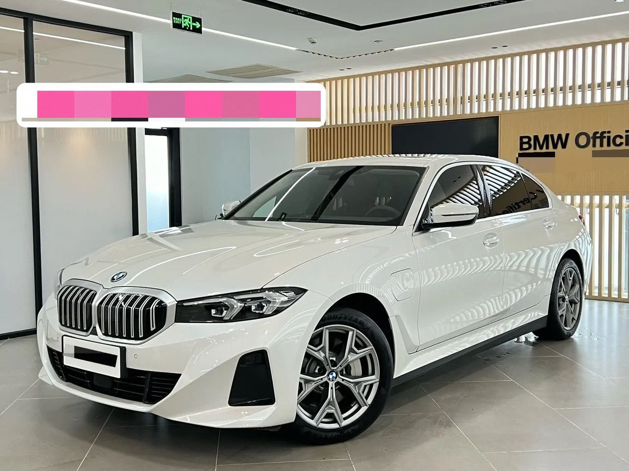 Open image lightbox: BMW 2025 i3 eDrive 35 L automatic gear