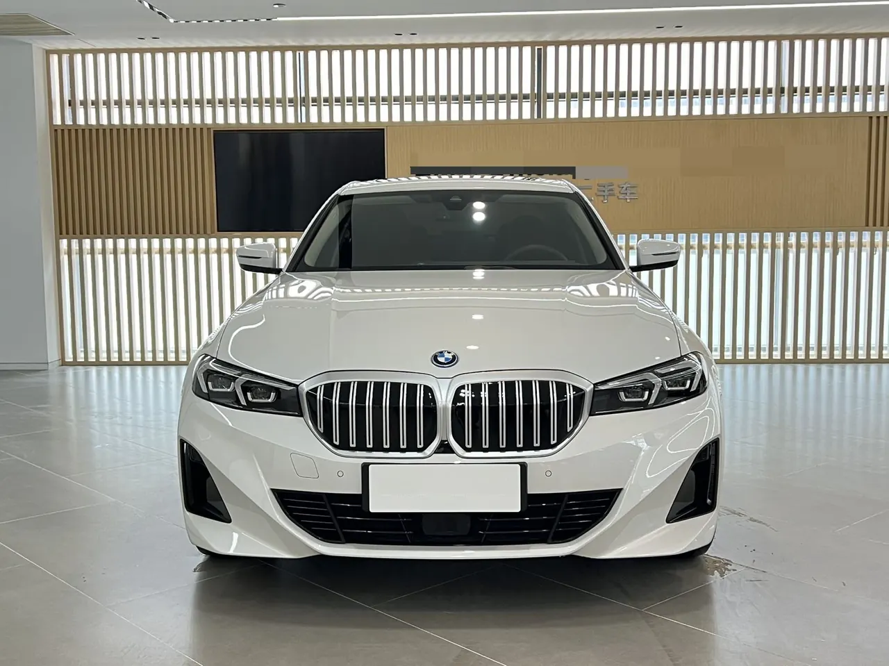 BMW 2025 i3 eDrive 35 L automatic gear 3