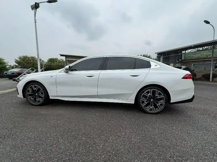 BMW 5 series 2024 530Li 48V 2.0T exclusive m sports suit automatic gear 3