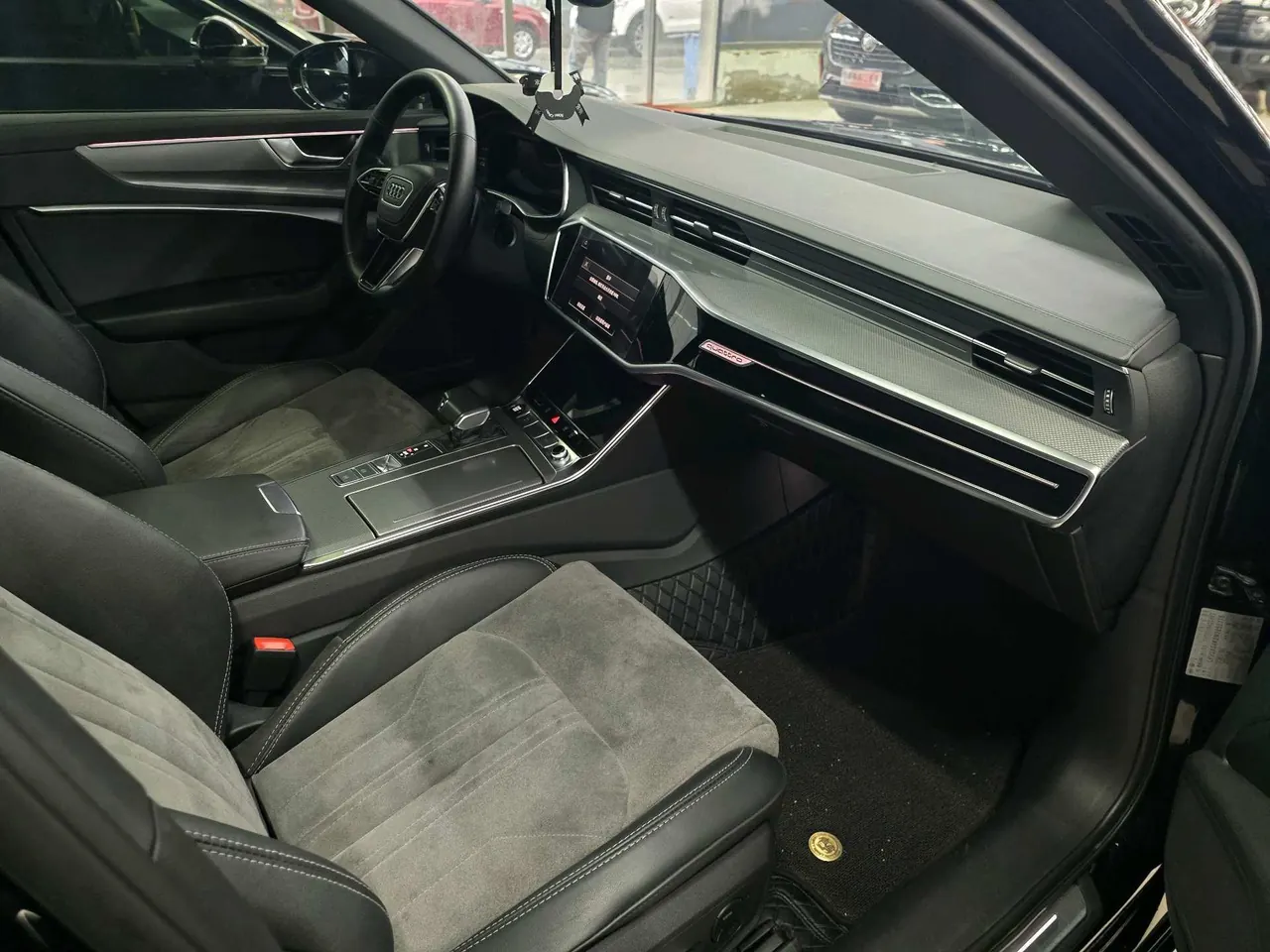 Audi A6L New Energy 2020 A6L e-tron 2.0TFSI 55TFSI e Quattro Automatic 9