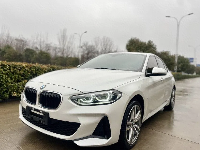 Open image lightbox: BMW 1 Series 2020 125i 2.0T Leading M Sports Suit Automatic Gear