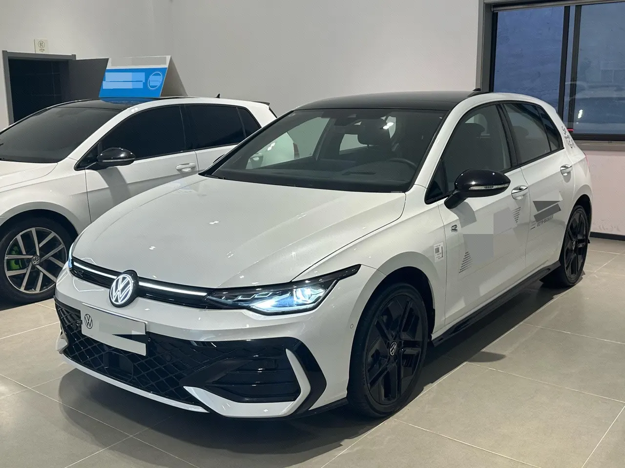 Open image lightbox: Volkswagen 2025 Golf 8 R-Line 1.5TSI 300TSI Automatic