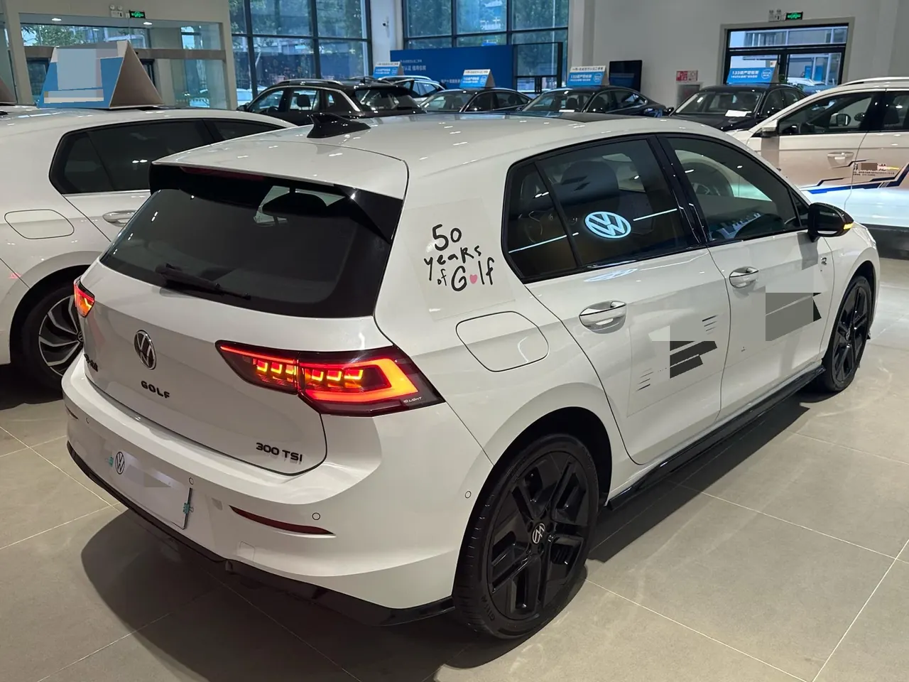 Volkswagen 2025 Golf 8 R-Line 1.5TSI 300TSI Automatic 5