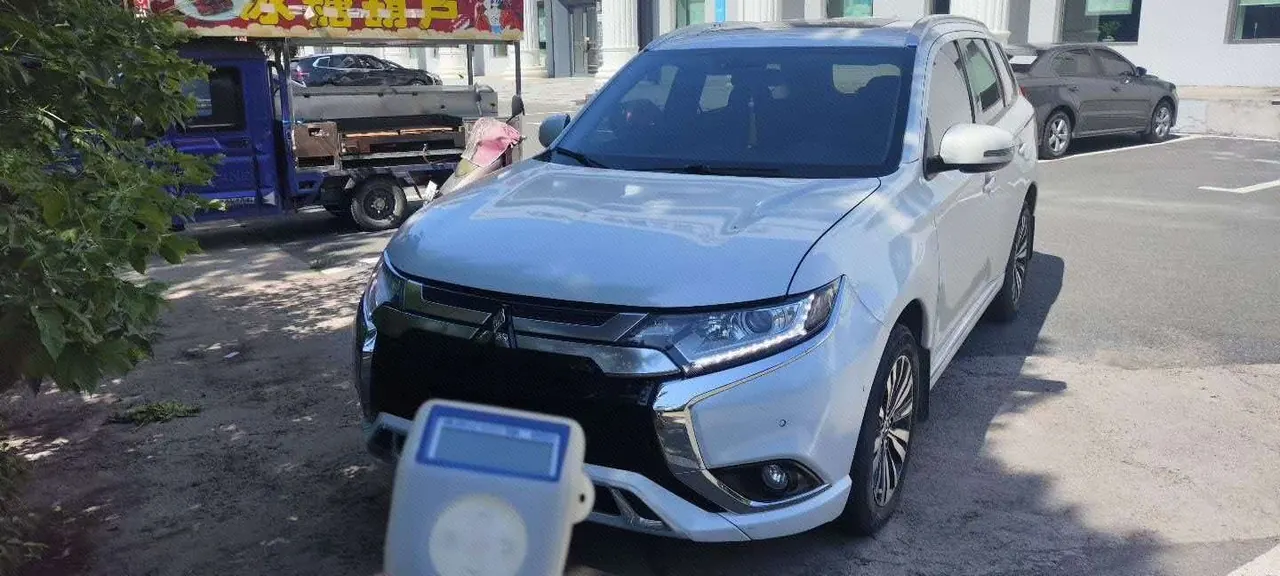 Open image lightbox: Mitsubishi 2021 Outlander 2.0 Stepless Two-Drive Enjoy Edition 5-seat Automatic Gear