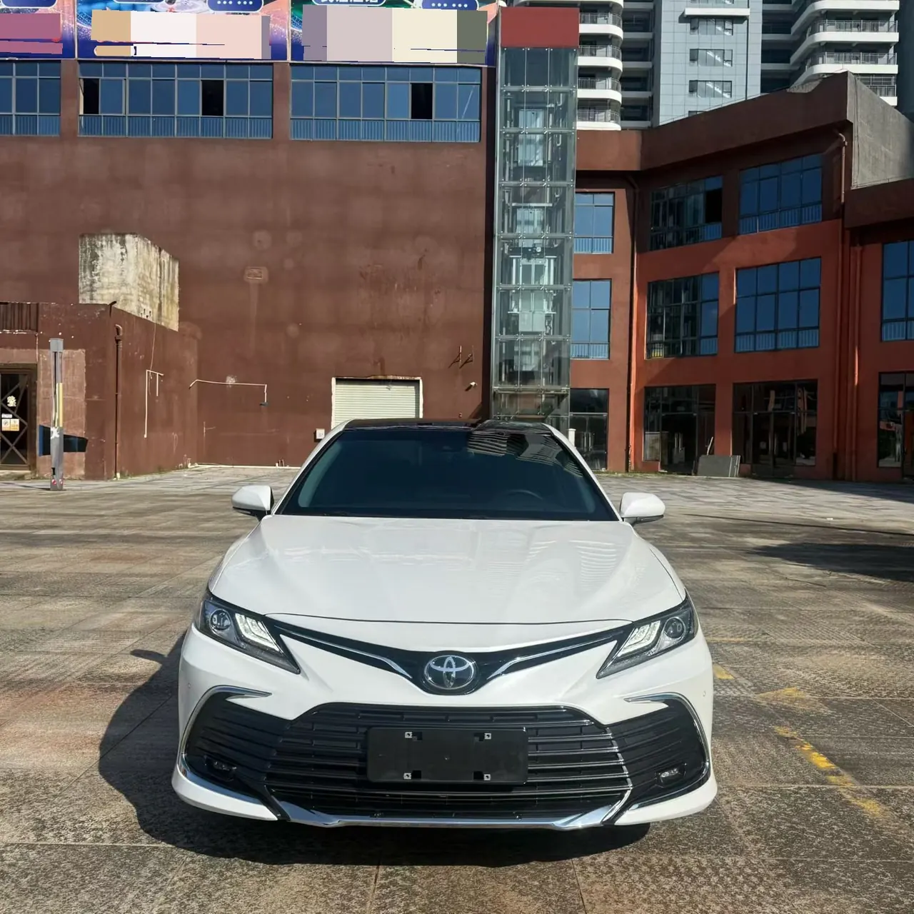 Toyota 2021 Camry 2.5G Deluxe Edition Automatic Gear 2