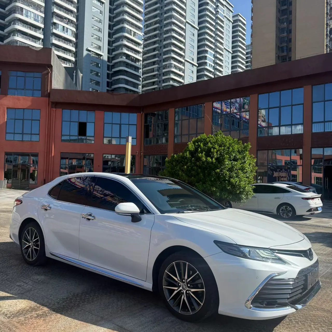 Toyota 2021 Camry 2.5G Deluxe Edition Automatic Gear 3