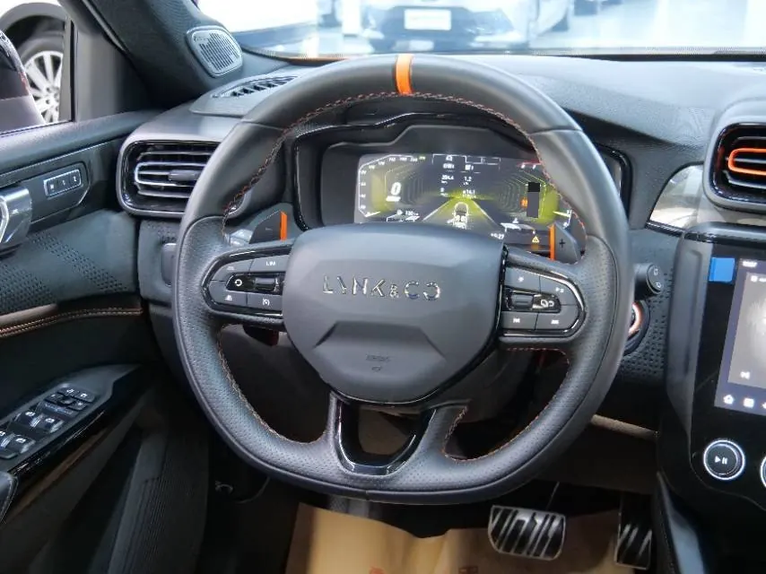 LYNK&amp;CO 2021 LYNK&amp;CO 02 Hatchback 2.0TD Halo automatic gear 5