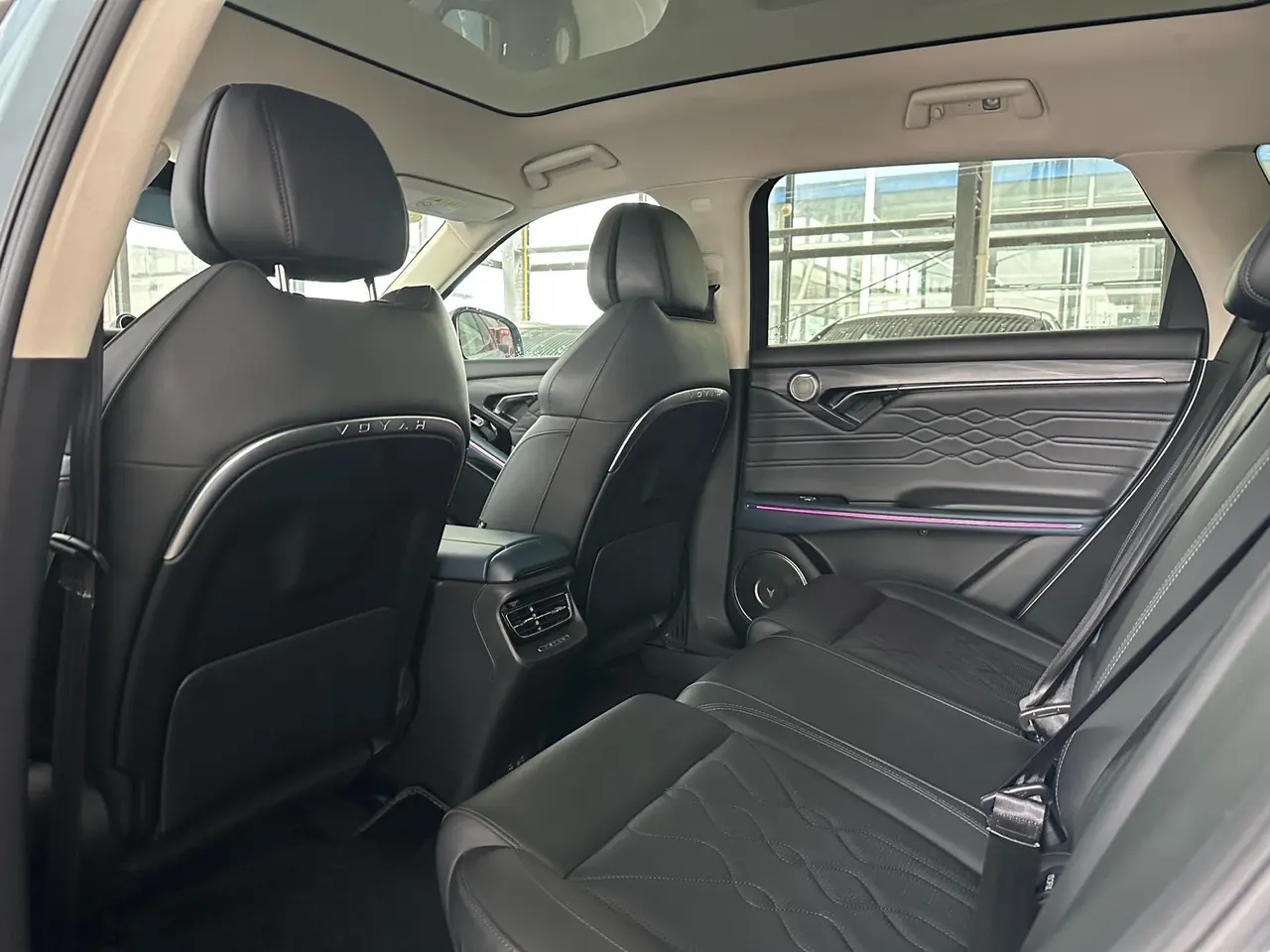 Voyah 2021 FREE four-wheel drive extended range version luxury bag automatic gear 10