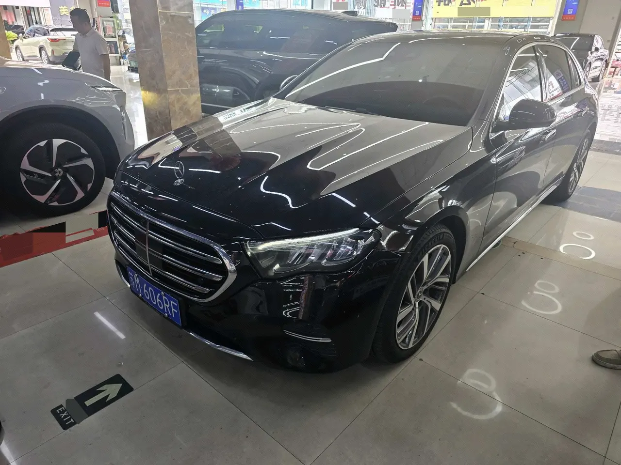 打开图片灯箱:Mercedes Benz E-Class 2025 model E 300 L 48V 2.0T Luxury Edition Automatic