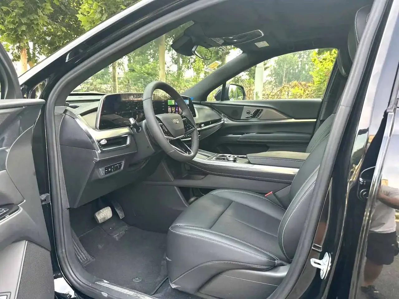 Cadillac 2025 XT5 48V 2.0T Luxury Automatic Gear 2