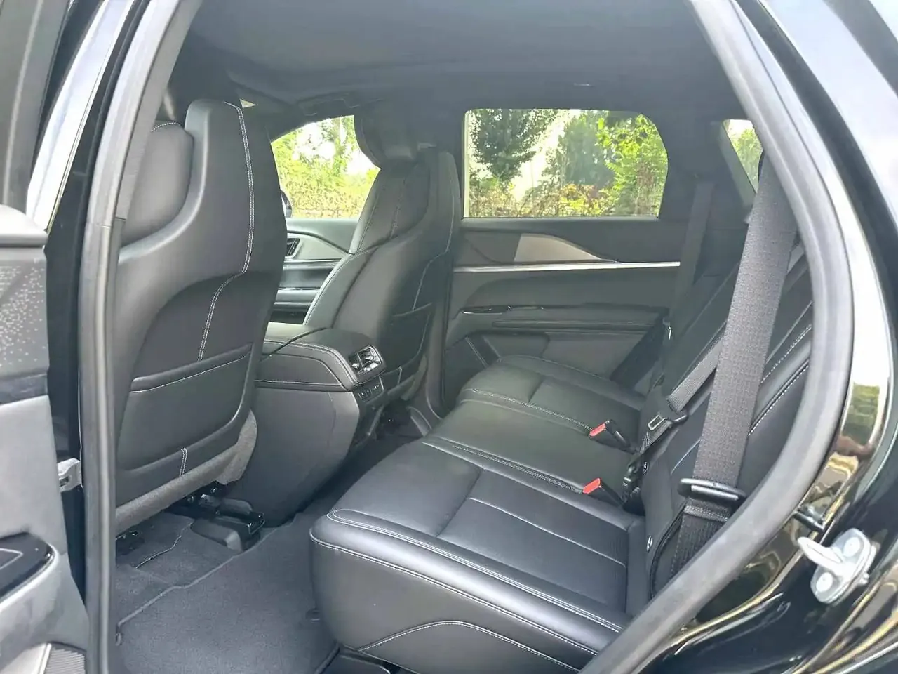 Cadillac 2025 XT5 48V 2.0T Luxury Automatic Gear 3