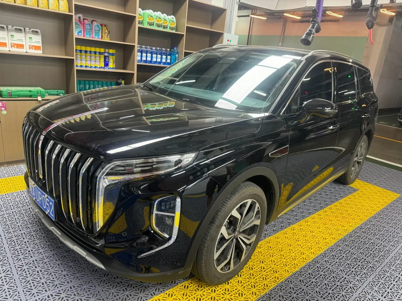 Open image lightbox: HongQi 2025 HS7 48V 2.0T 4-wheel drive flag version 6-seat automatic gear