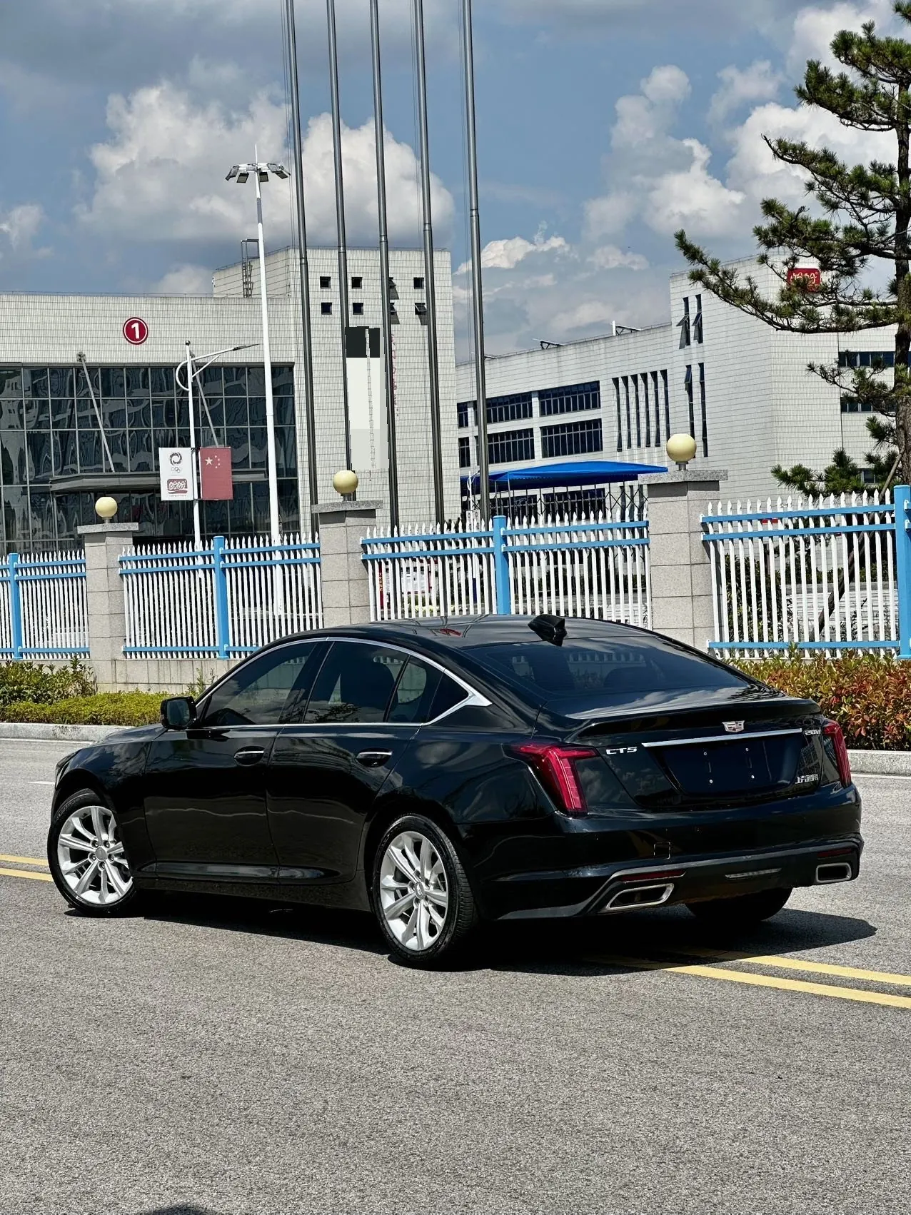 Cadillac 2025 CT5 2.0T 28T City Sports Edition Automatic Gear 9