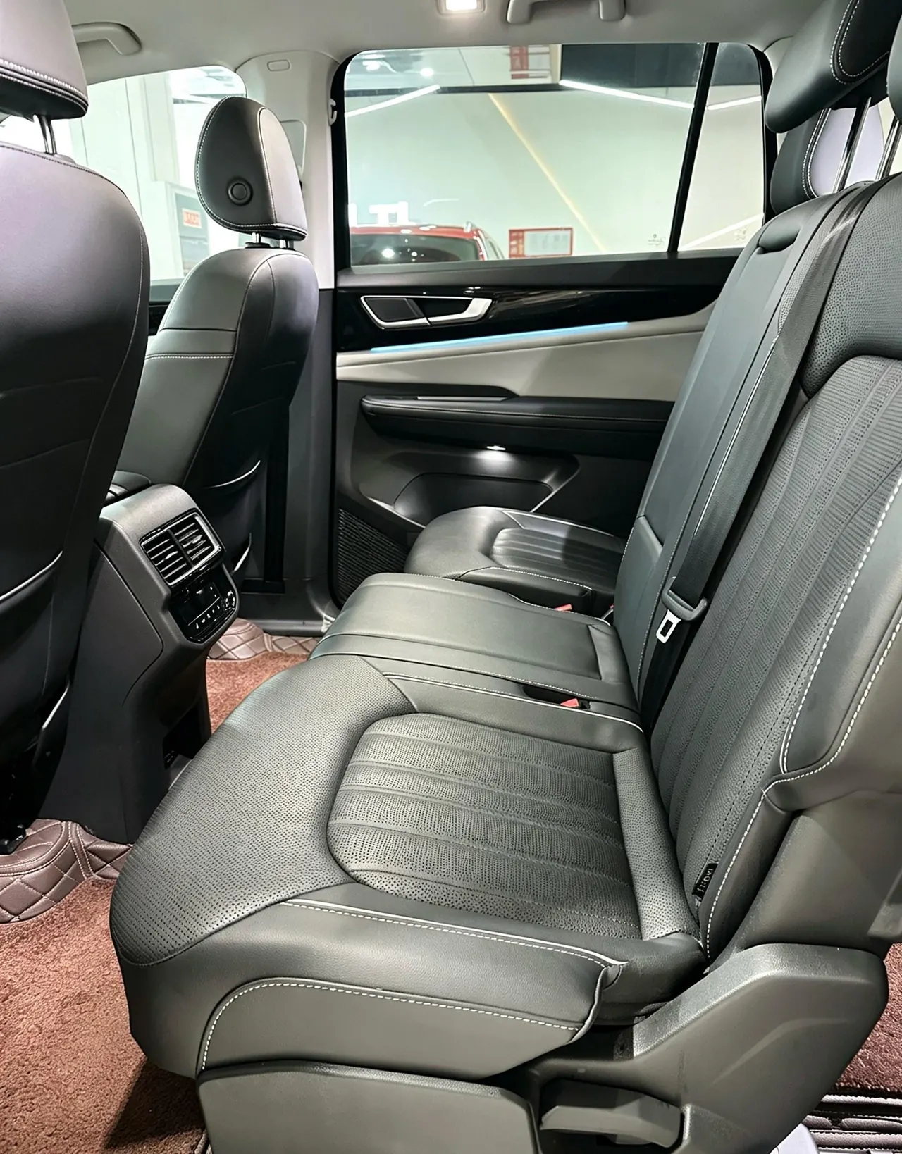 Volkswagen 2021 Touang 2.5T 530 V6 4-wheel Drive Respect Deluxe Automatic Transmission 3