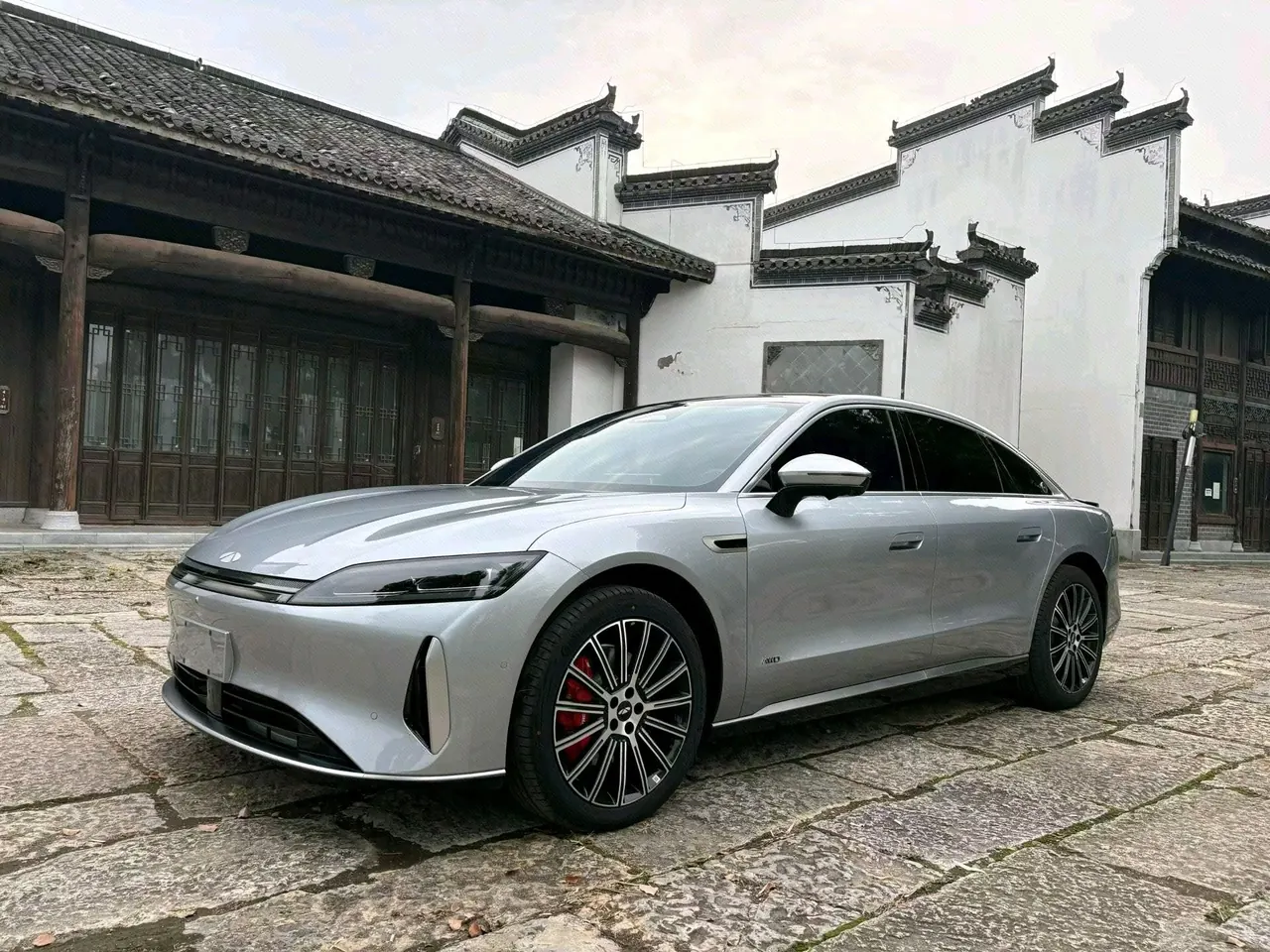 打开图片灯箱:Chery 2025 Fengyun A9L 1.5T 260 Boya Luxury Edition Automatic Gear
