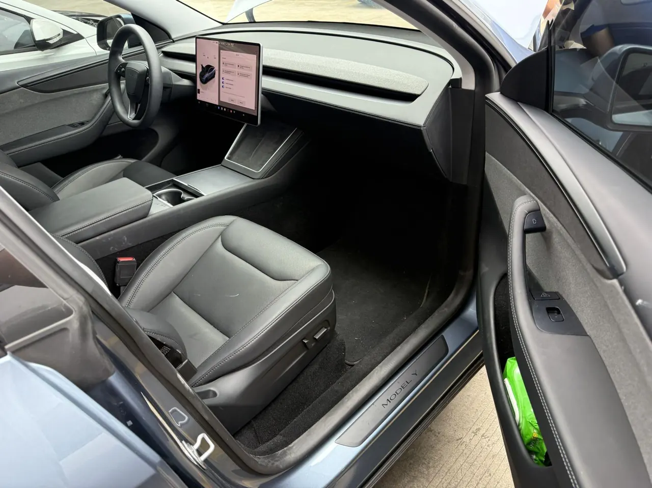 Tesla 2025 Model Y rear-wheel drive version automatic transmission 4