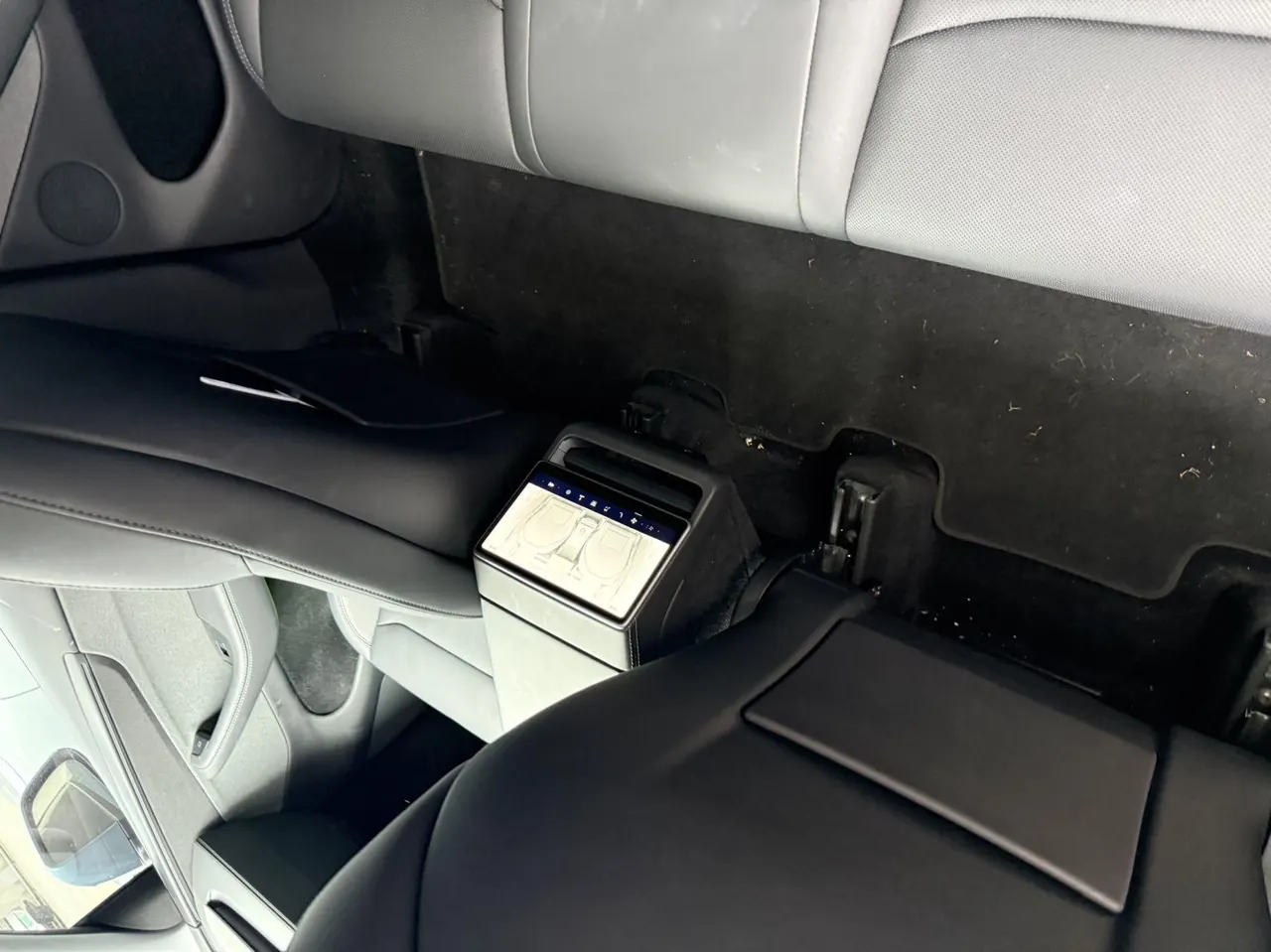 Tesla 2025 Model Y rear-wheel drive version automatic transmission 5