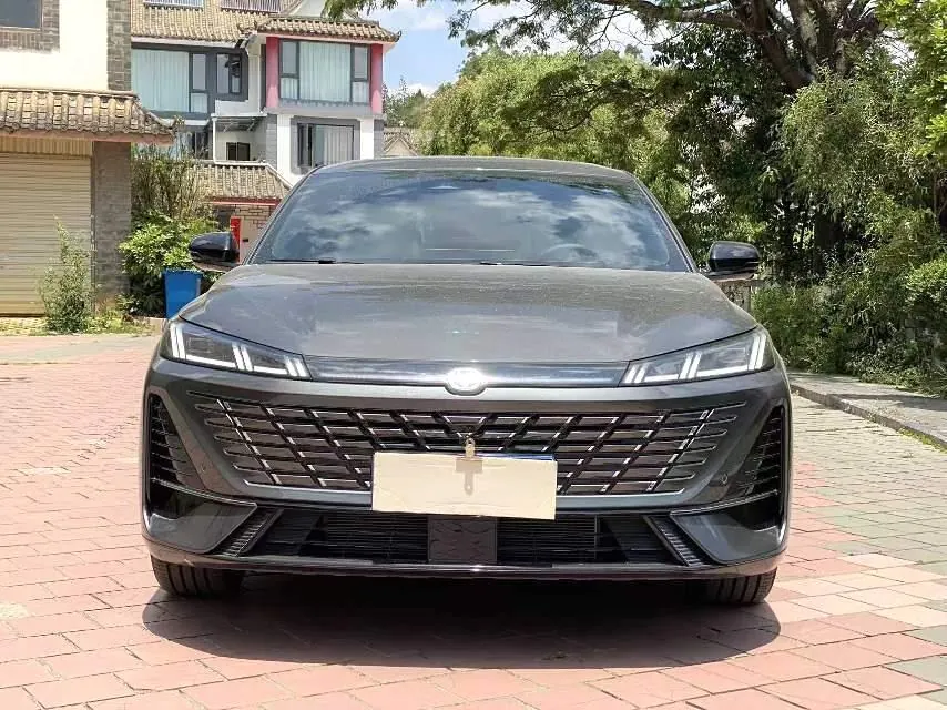 ChangAn 2025 UNI-V 1.5T 500Bar distinguished automatic gear 2