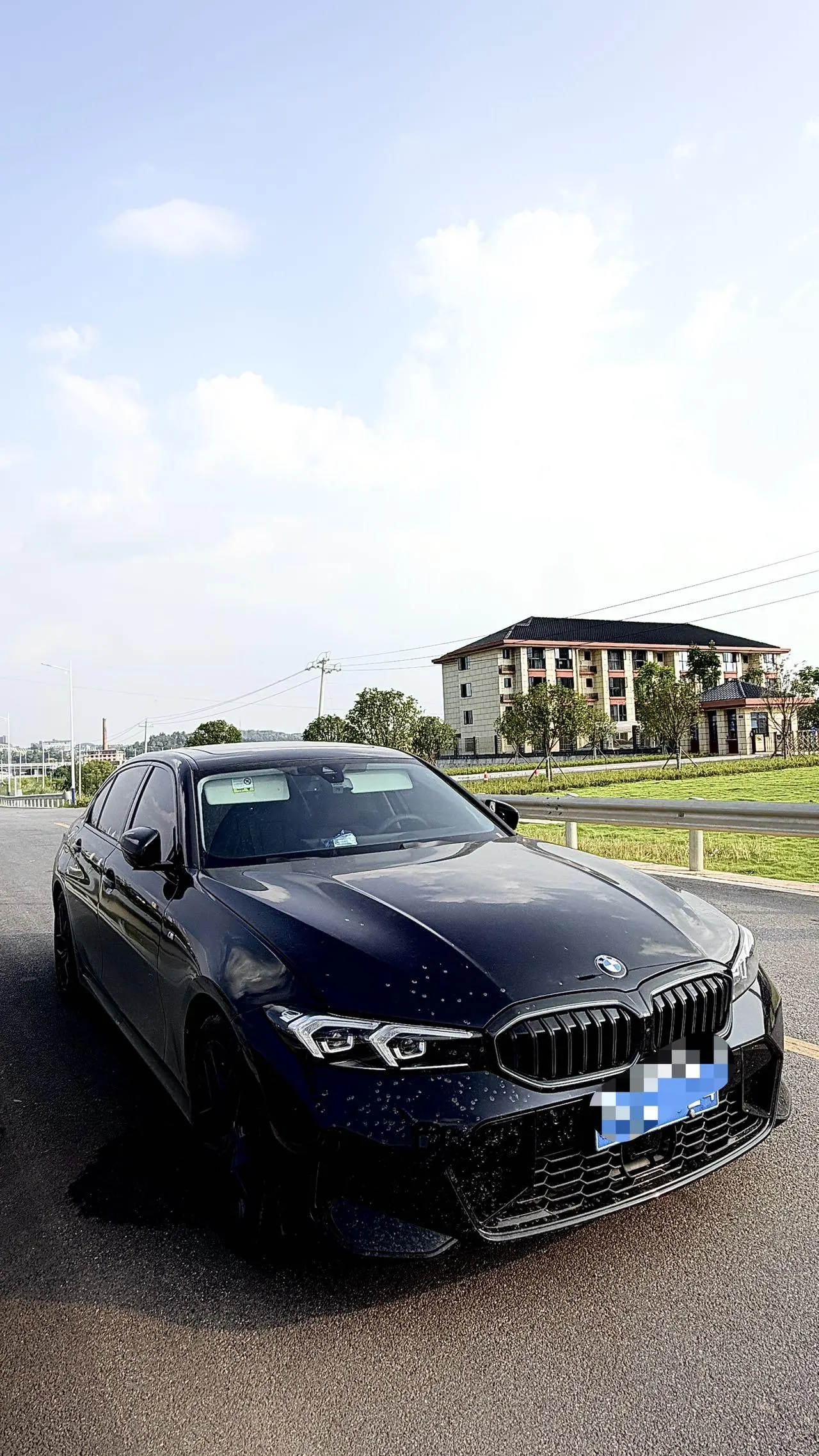 BMW 3 Series 2026 330Li 2.0T M Sports Obsidian Night Suit Automatic Gear 2