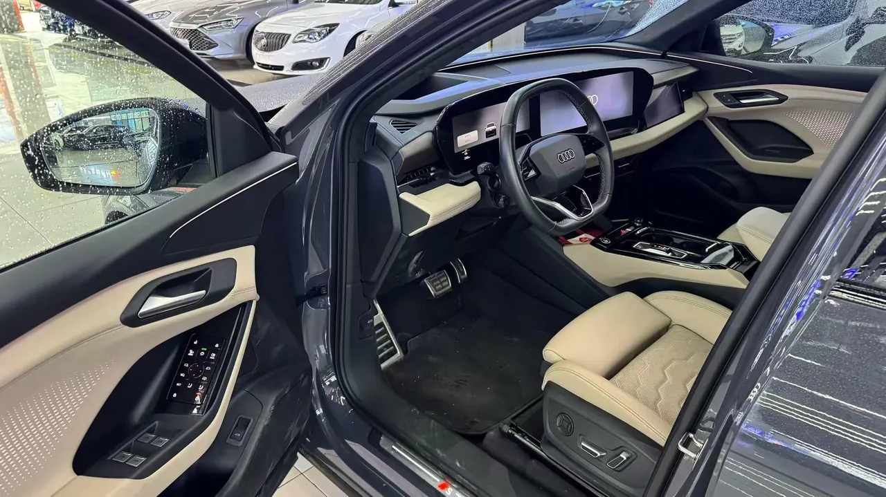Audi 2025 Q6L e-tron Long Endurance Edition Automatic Gear 4