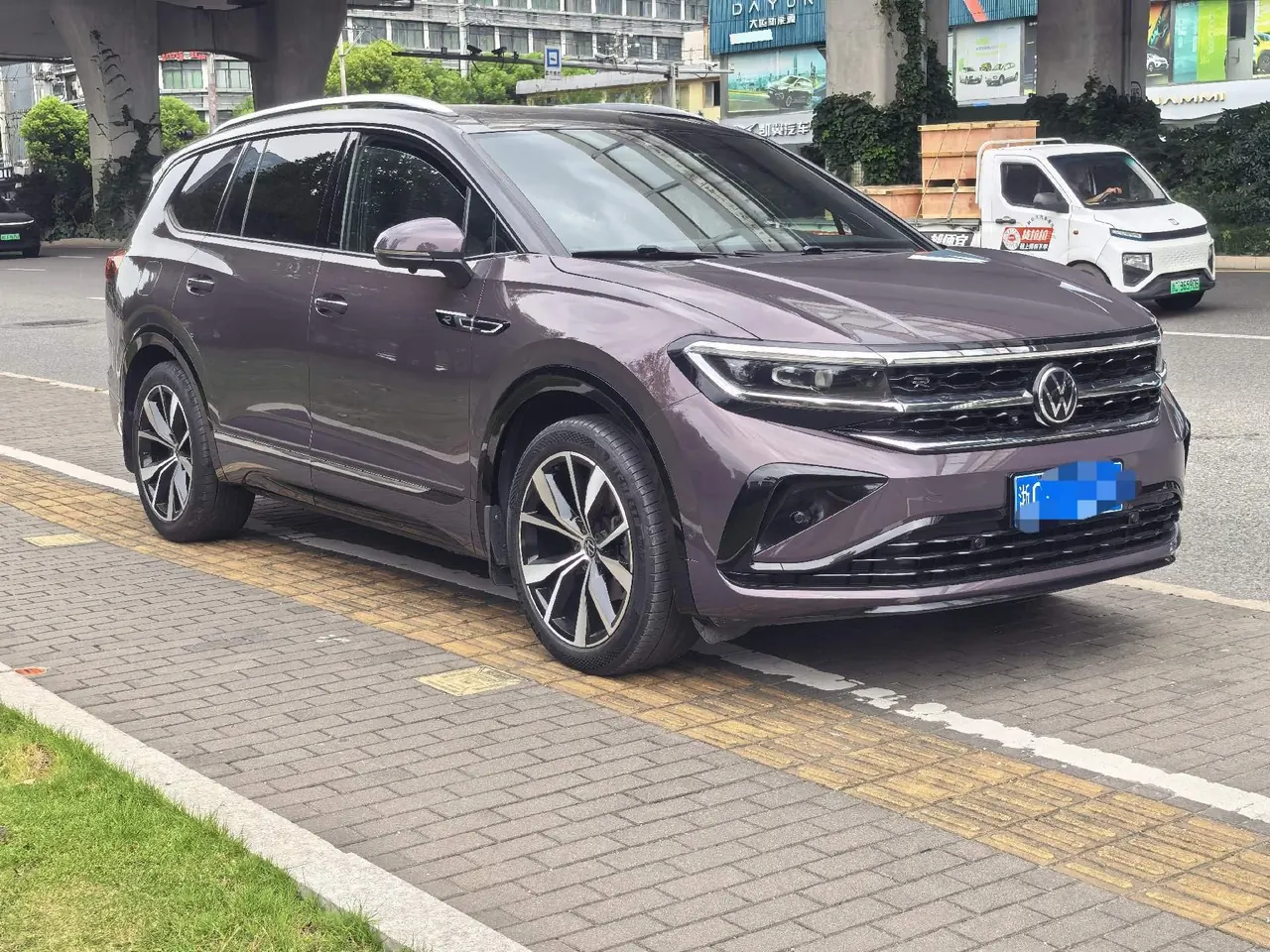 Volkswagen 2021 model range 2.0TSI 380TSI four-wheel drive R-Line extension version automatic gear 3