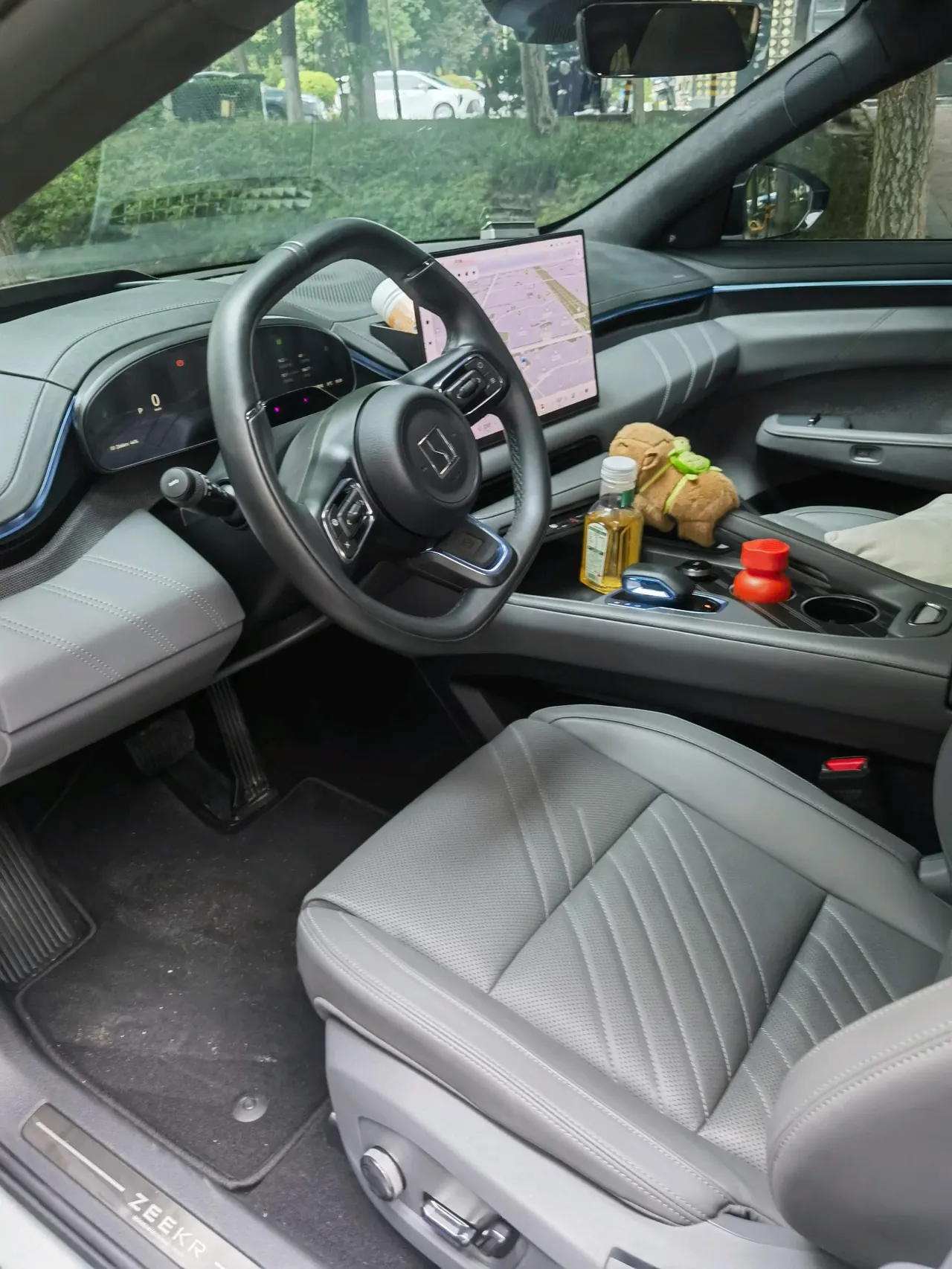 Zeekr 2024 Zeekr 001 WE version 100kWh rear drive automatic gear 5