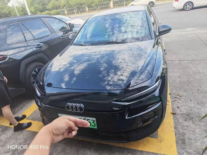 Audi 2026 A6L e-tron Starts Gan Kun Smart Driving Edition Automatic Gear 2
