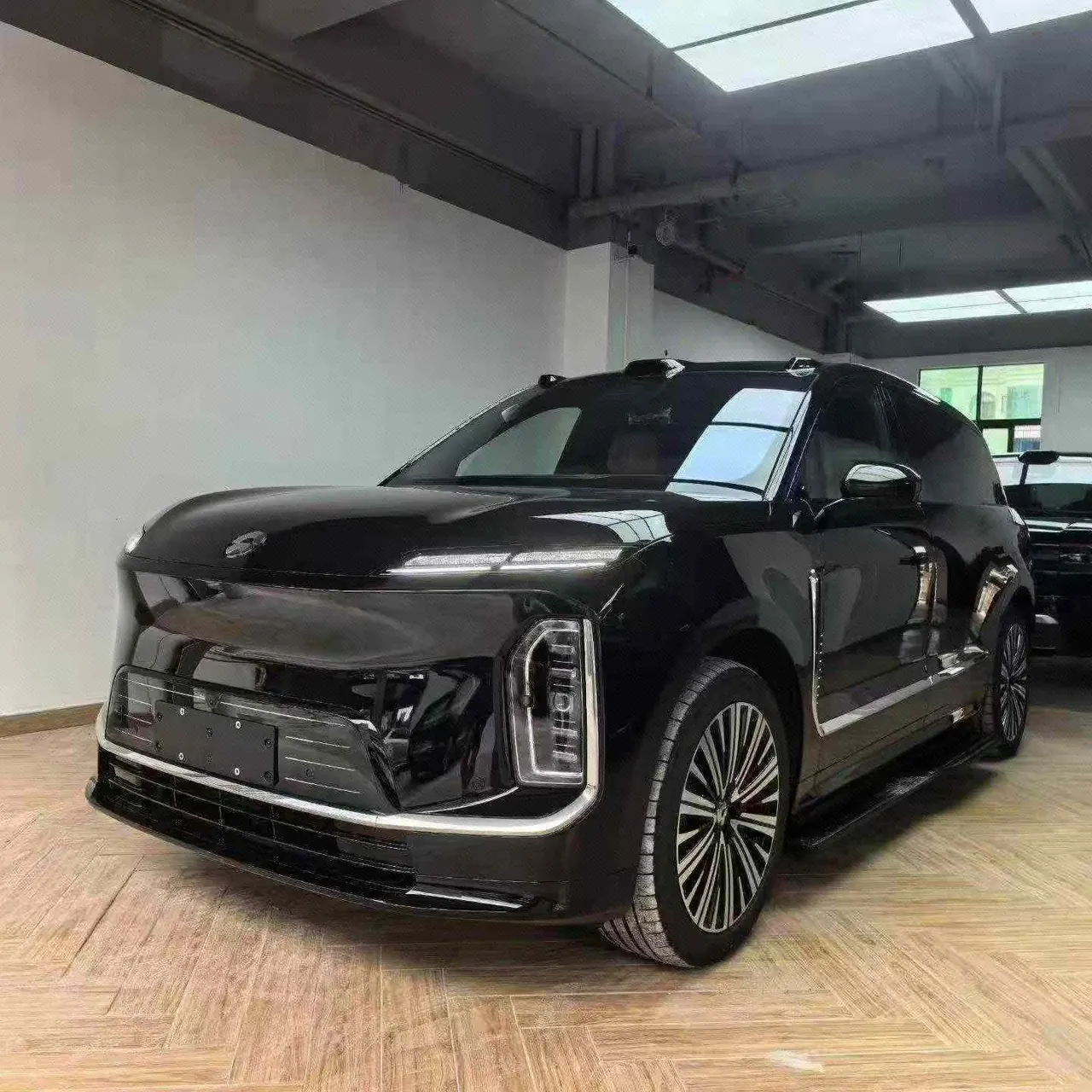 Open image lightbox: NIO 2026 ES 9 102kWh Executive Island Deluxe Automatic Gear