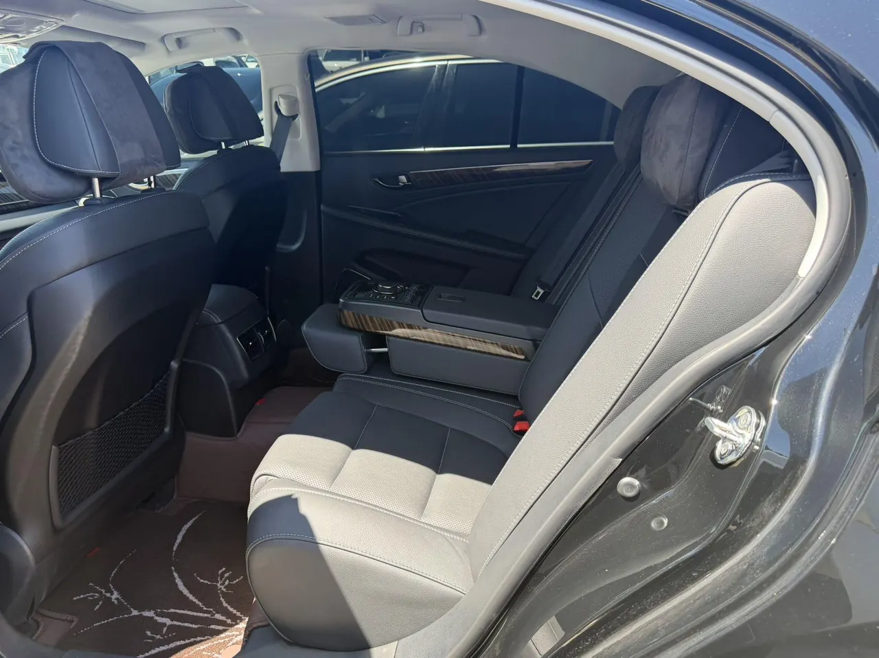 HongQi 2021 H7 2.0T 35T Flagship Automatic Gear 5
