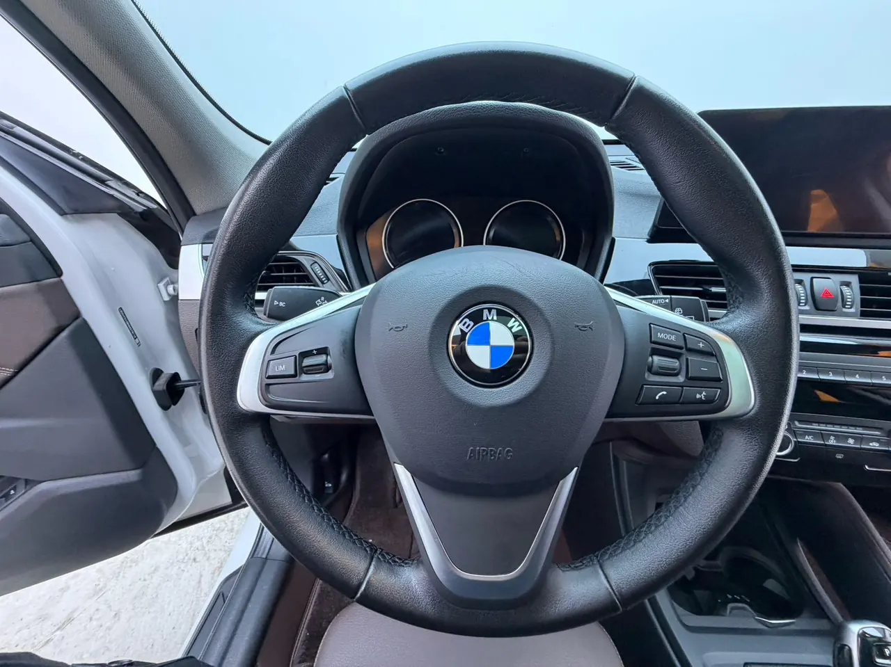 BMW 2021 X1 sDrive20Li 1.5T fashion automatic gear 9
