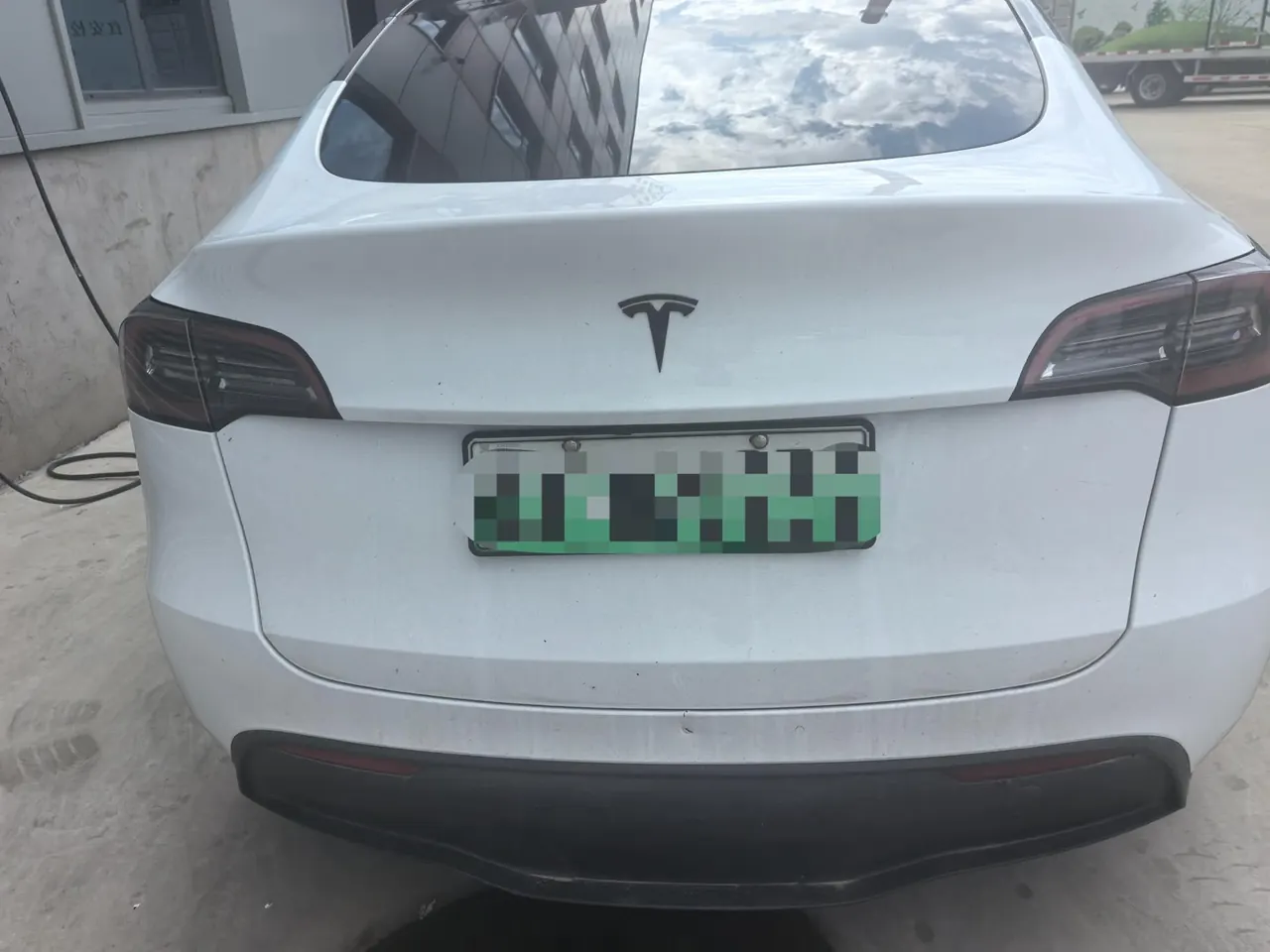 Tesla 2024 Model Y rear-wheel drive version automatic transmission 3