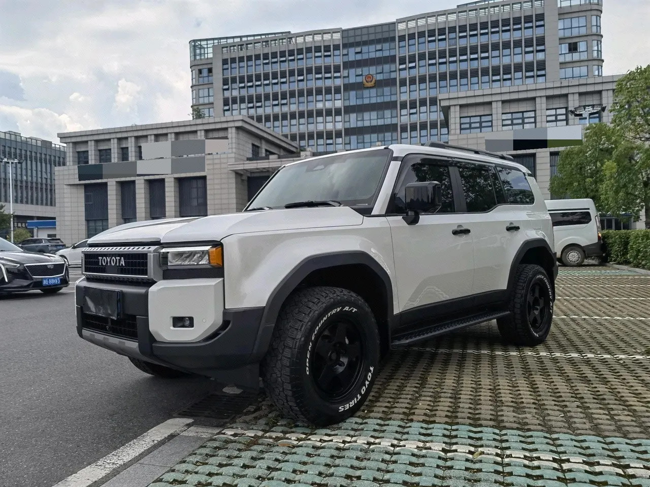 打开图片灯箱:Toyota 2025 Prado HEV 2.4T all-around TX version 5-seat automatic gear