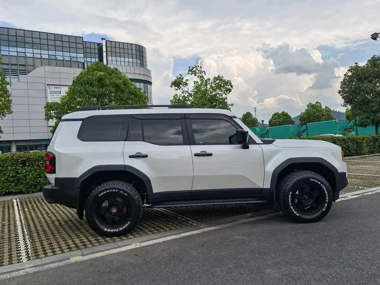 Toyota 2025 Prado HEV 2.4T all-around TX version 5-seat automatic gear 4