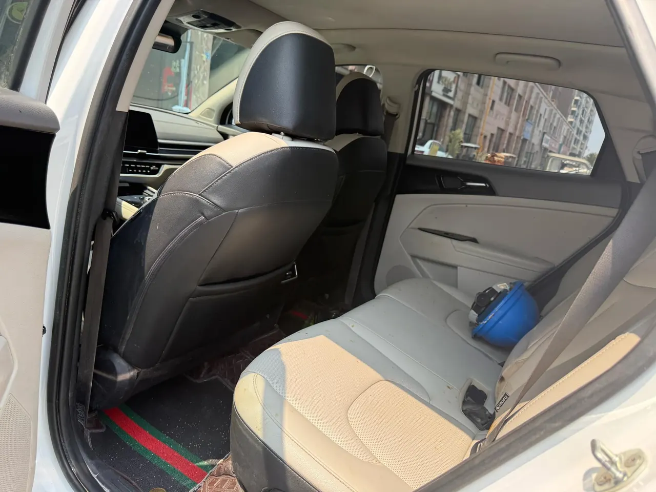 Kia 2023 Lion Platinum Extension 1.5T Two-Drive Premium Edition Automatic Gear 2