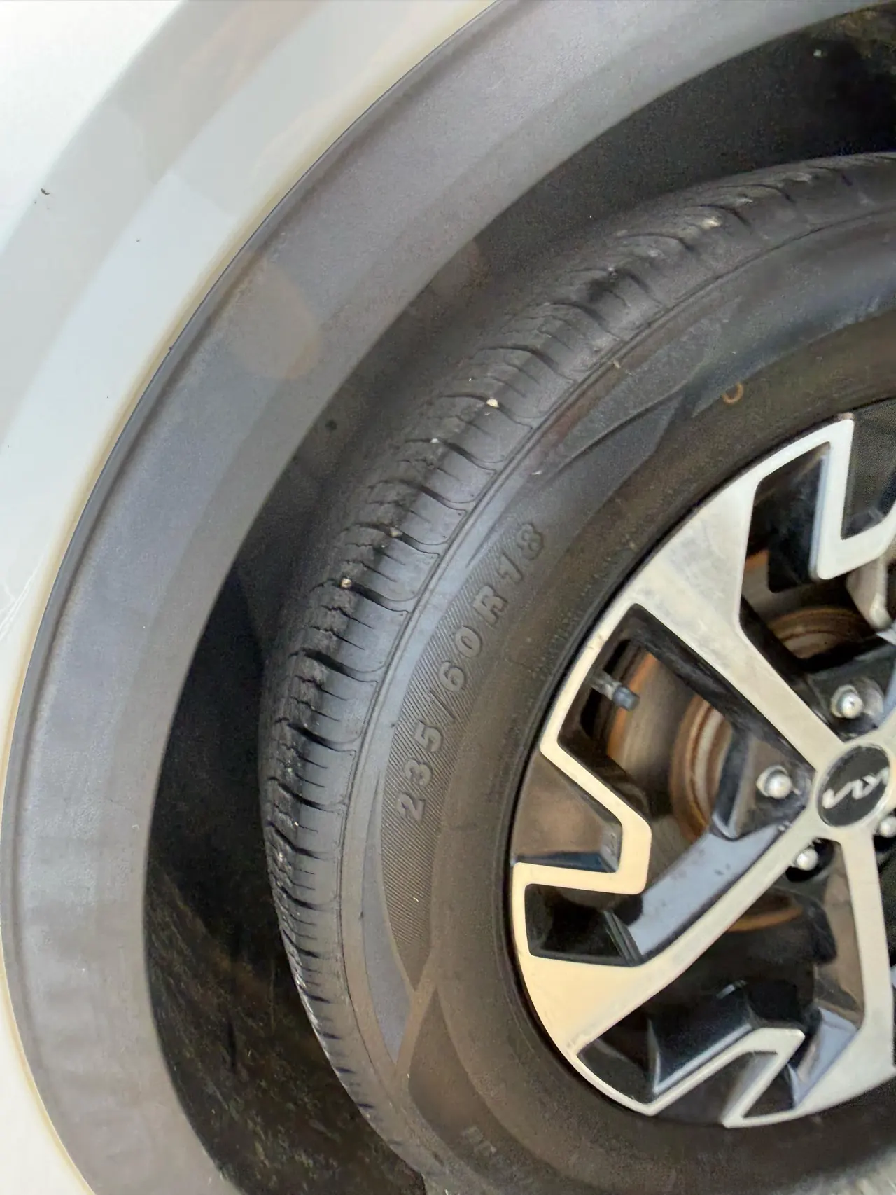 Kia 2023 Lion Platinum Extension 1.5T Two-Drive Premium Edition Automatic Gear 6