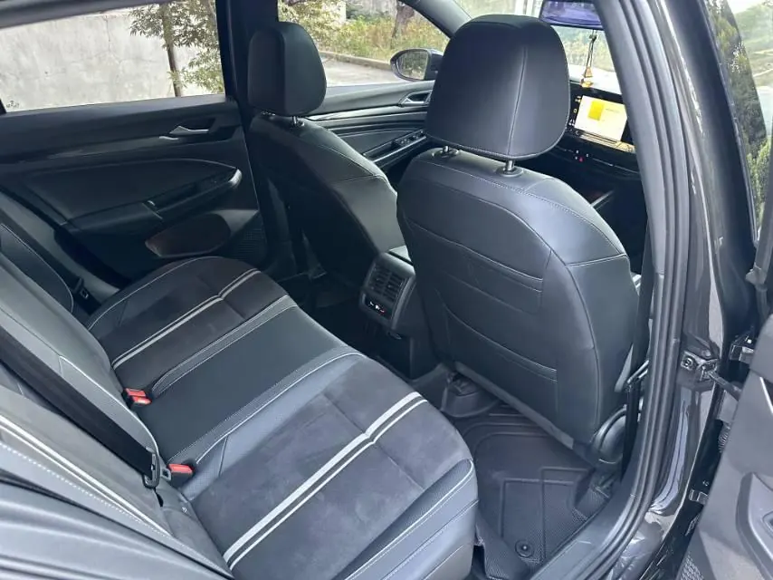Volkswagen 2021 Golf 8 R-Line 1.4TSI 280TSI Automatic 8