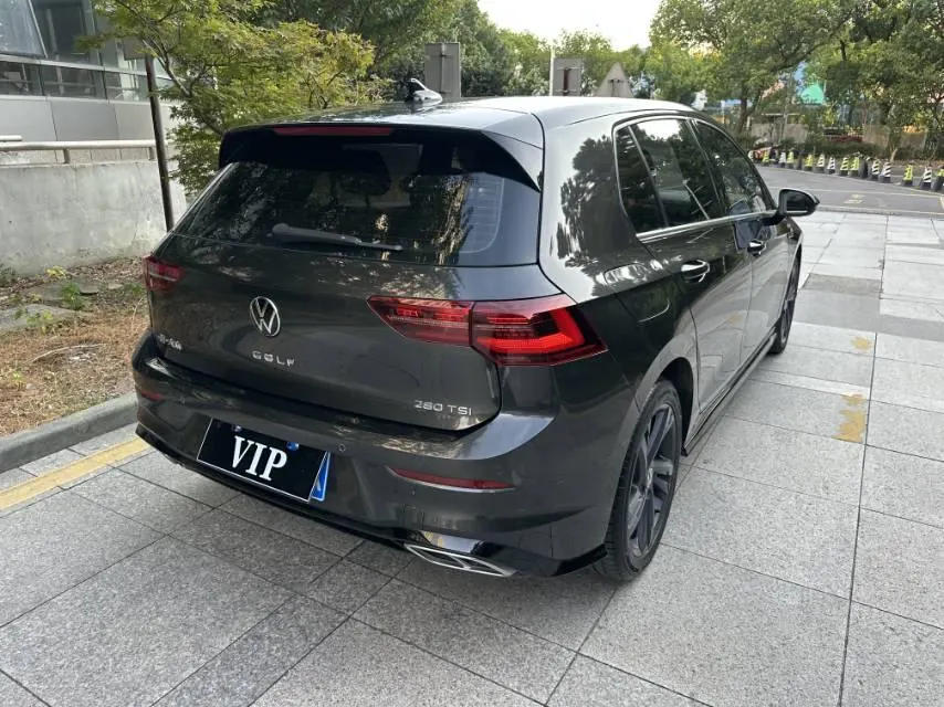 Volkswagen 2021 Golf 8 R-Line 1.4TSI 280TSI Automatic 9