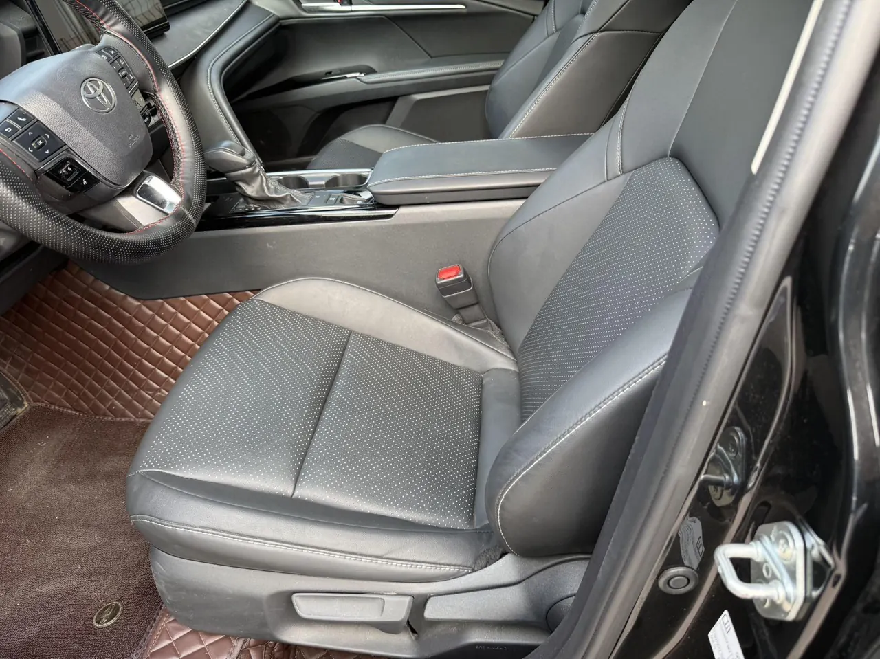 Toyota 2024 Camry Dual Engine 2.0HE Stepless Elite Automatic Gear 10