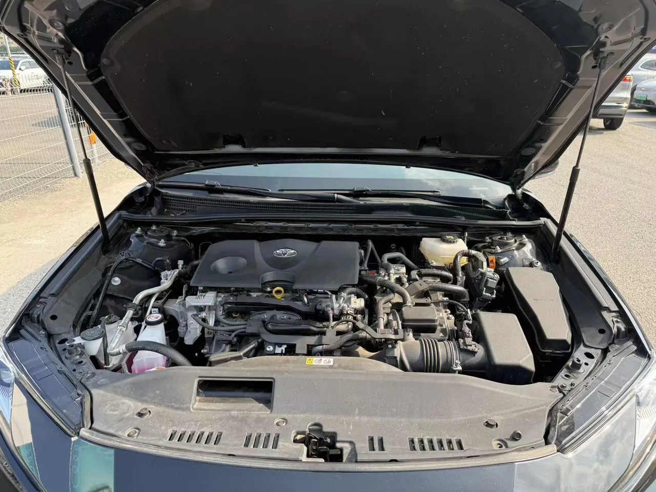 Toyota 2024 Camry Dual Engine 2.0HE Stepless Elite Automatic Gear 13