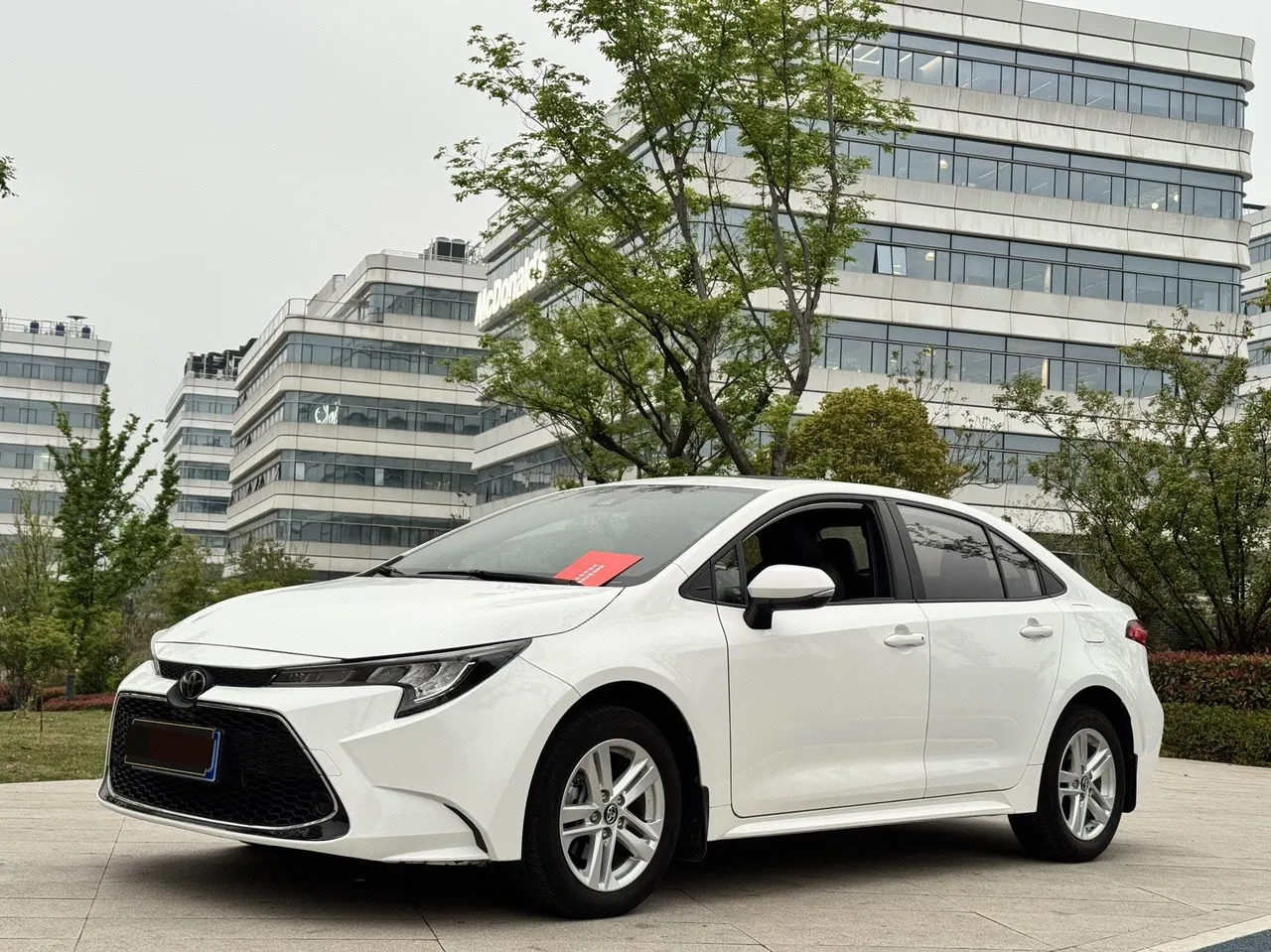Open image lightbox: Toyota 2022 Lei Ling 1.2T Stepless 185T Deluxe Automatic Gear
