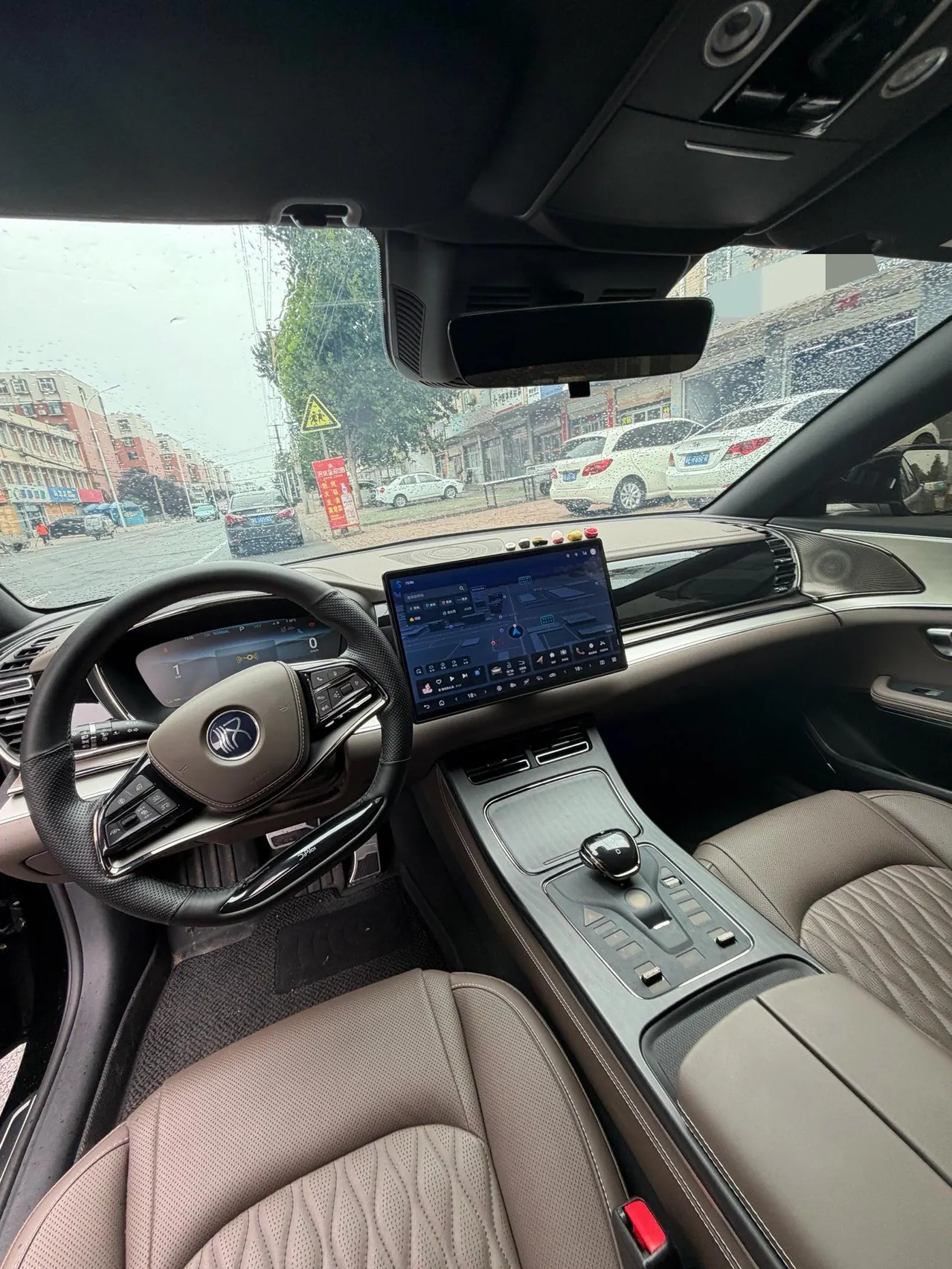 BYD 2024 Han DM-i 1.5T stepless glory version 121KM noble automatic gear 3
