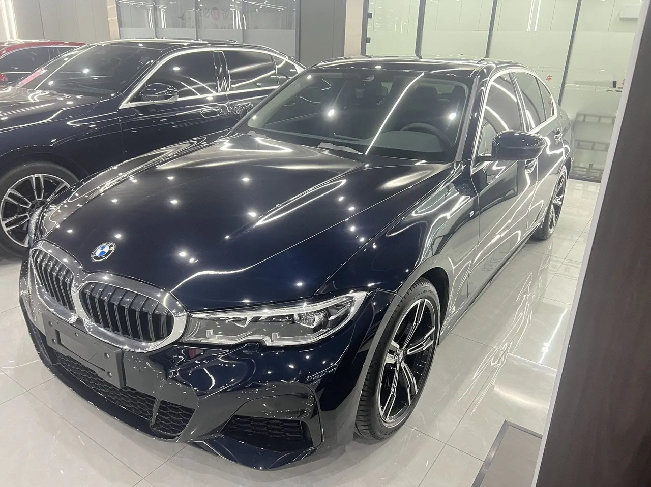 Open image lightbox: BMW 3 Series 2022 325i 2.0T M Sports Suit (Modified) Automatic Gear