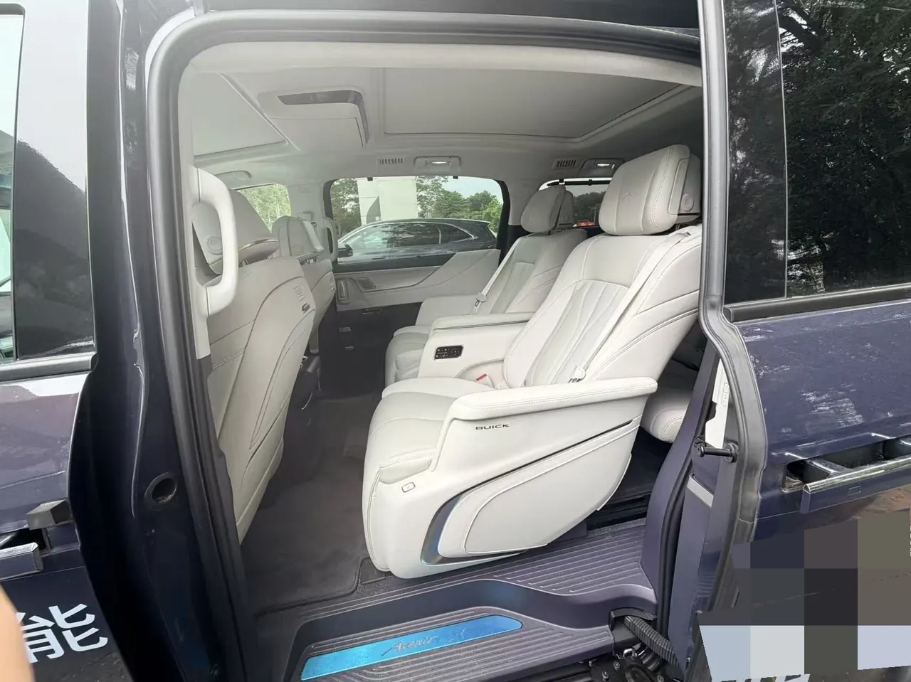 Buick 2026 GL8 Lu Zun PHEV 1.5T Luxury Edition Automatic Gear 3